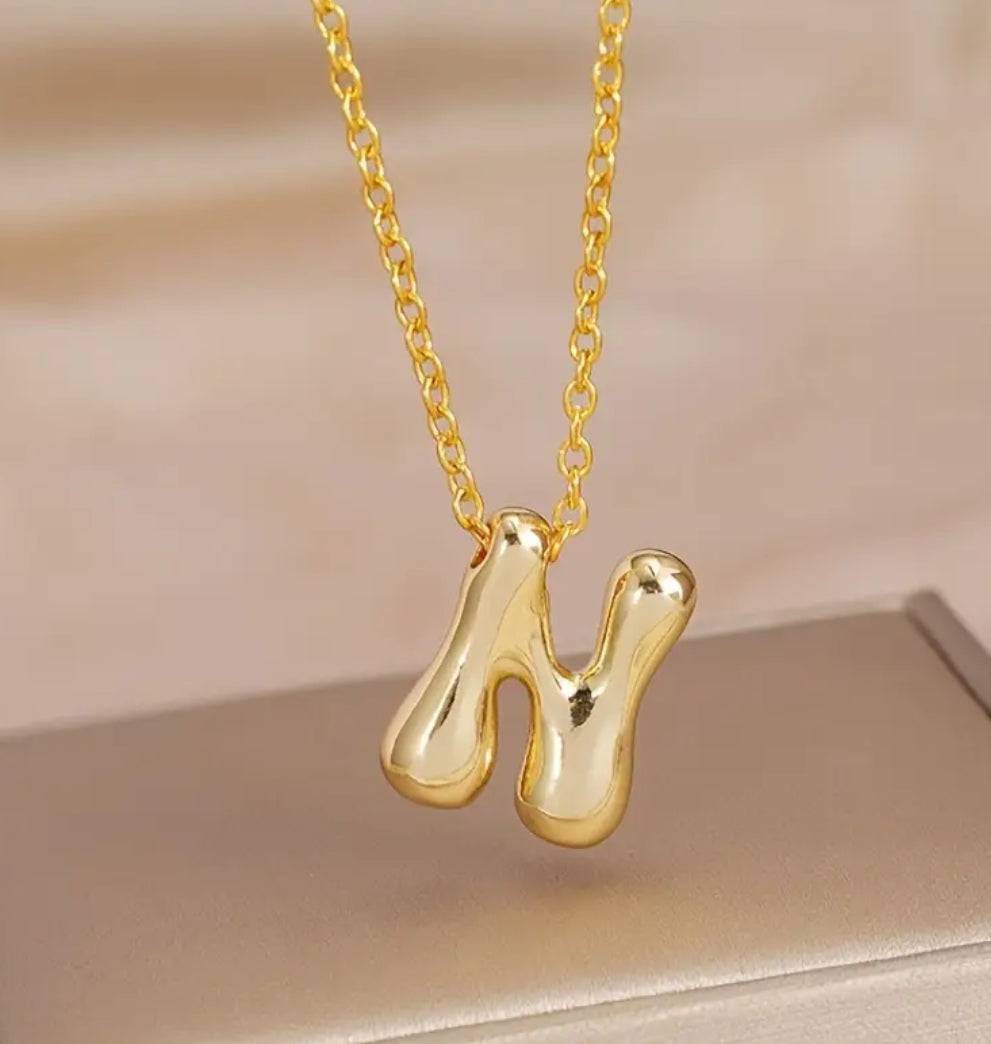 Collar con dije de inicial