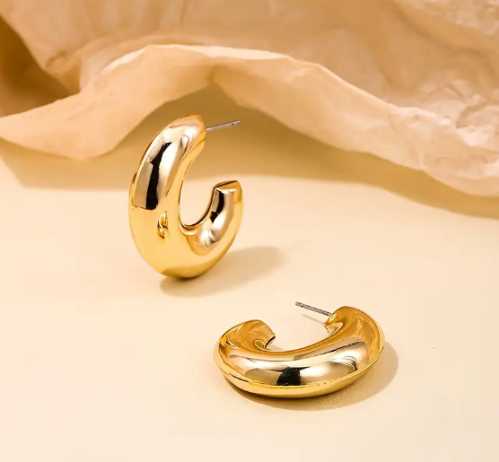 Aretes media luna dorados